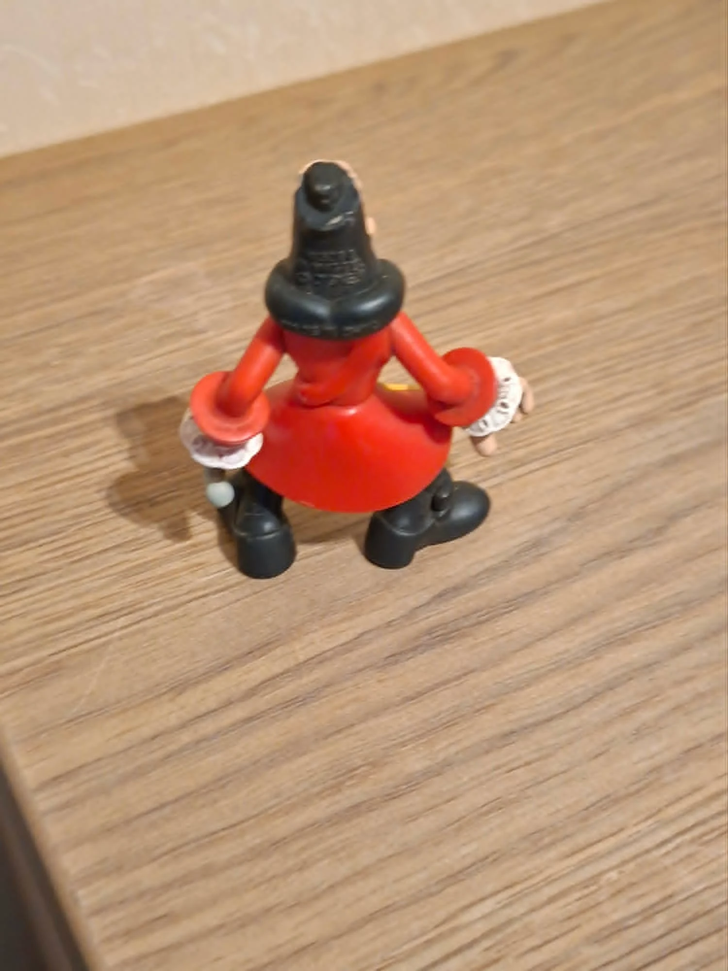 Figurine jouet : Capitaine Crochet (Peter Pan) / Mattel – photo 2